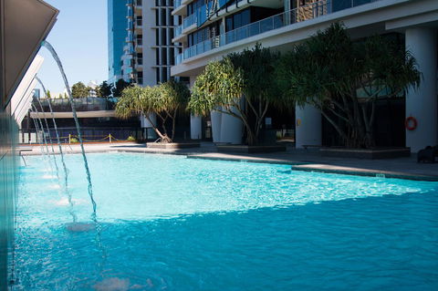 Circle On Cavill - Gclr - Accommodation Whitsundays 38