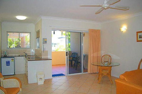 The Newport On Macrossan - Adults Only - Accommodation Whitsundays 4
