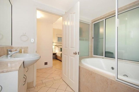 The Newport On Macrossan - Adults Only - Accommodation Whitsundays 2