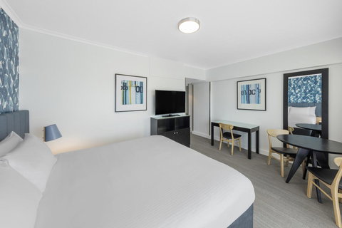 Vibe Hotel Gold Coast - Accommodation Whitsundays 10