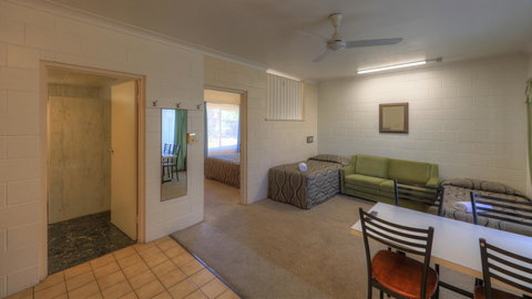 The Park Motel - Accommodation Whitsundays 25
