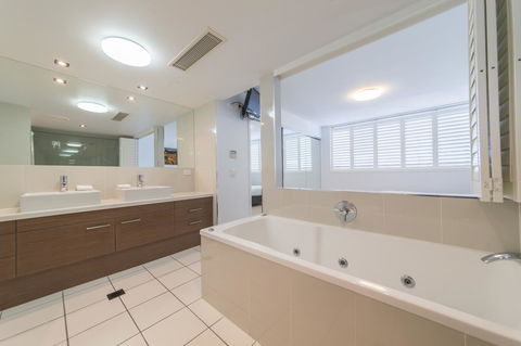 Echelon Apartments Yeppoon - Accommodation Whitsundays 9