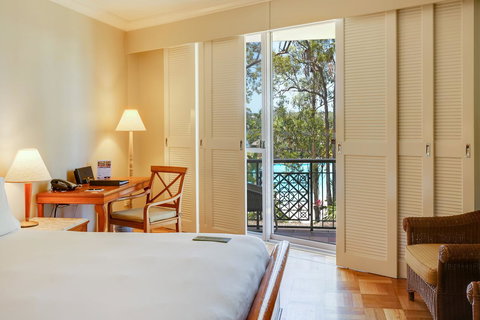 InterContinental Sanctuary Cove Resort, An IHG Hotel - Accommodation Whitsundays 4