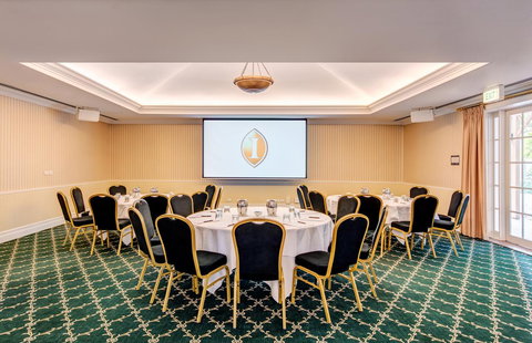 InterContinental Sanctuary Cove Resort, An IHG Hotel - Accommodation Whitsundays 10