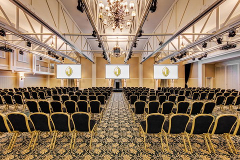 InterContinental Sanctuary Cove Resort, An IHG Hotel - Accommodation Whitsundays 38