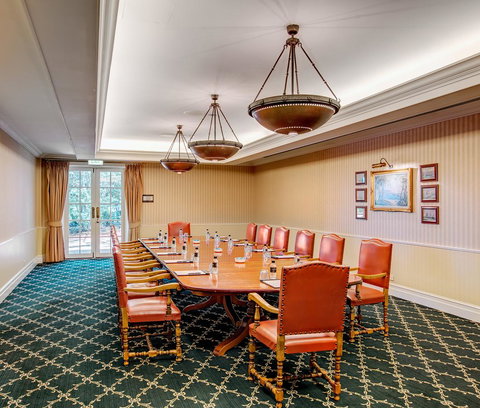 InterContinental Sanctuary Cove Resort, An IHG Hotel - Accommodation Whitsundays 23