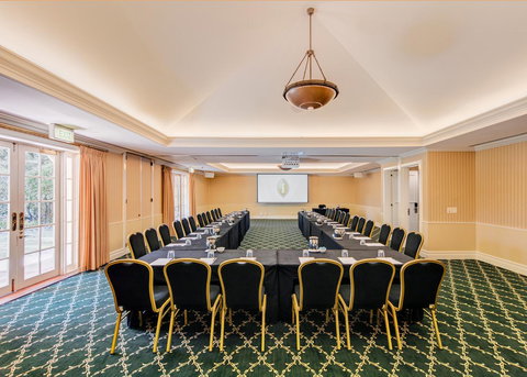 InterContinental Sanctuary Cove Resort, An IHG Hotel - Accommodation Whitsundays 32