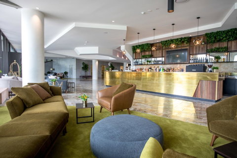 Eatons Hill Hotel - Accommodation Whitsundays 7