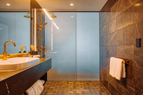 Eatons Hill Hotel - Accommodation Whitsundays 20