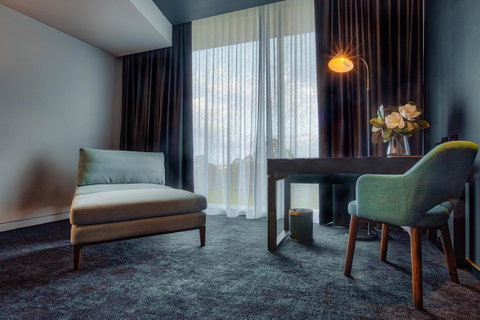 Eatons Hill Hotel - Accommodation Whitsundays 21