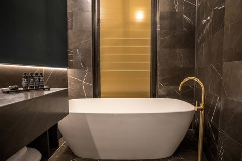 Eatons Hill Hotel - Accommodation Whitsundays 27