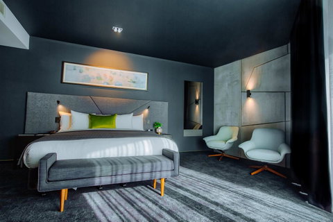 Eatons Hill Hotel - Accommodation Whitsundays 19