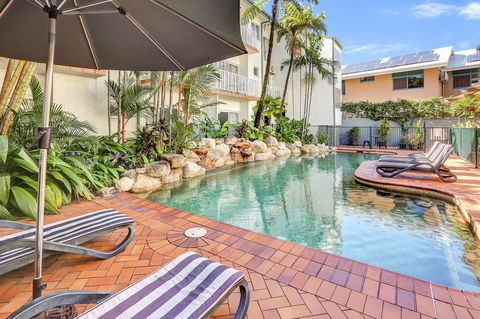 Coral Tree Inn - Accommodation Whitsundays 2