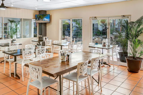 Coral Tree Inn - Accommodation Whitsundays 26