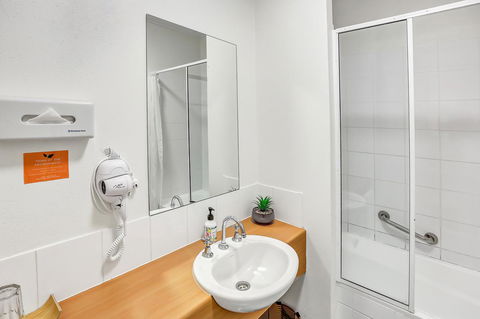 Coral Tree Inn - Accommodation Whitsundays 33