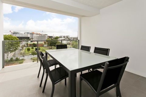 Arise Princess Regent Apartments - Accommodation Whitsundays 2