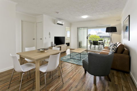 Arise Princess Regent Apartments - Accommodation Whitsundays 3