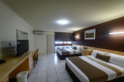 Reef Gateway Hotel - Accommodation Whitsundays 0