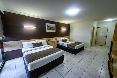 Reef Gateway Hotel - Accommodation Whitsundays 6