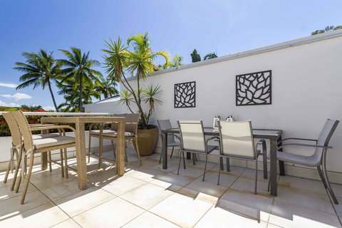 Club Tropical Resort - Official Onsite Reception & Check In - Accommodation Whitsundays 22