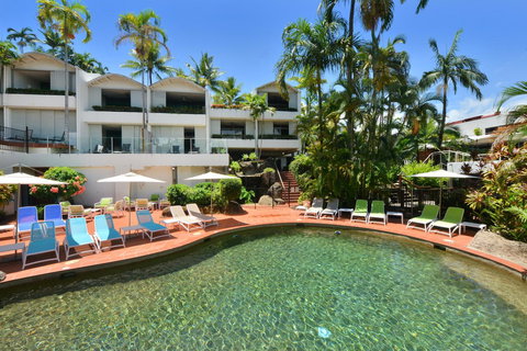 Club Tropical Resort - Official Onsite Reception & Check In - Accommodation Whitsundays 10