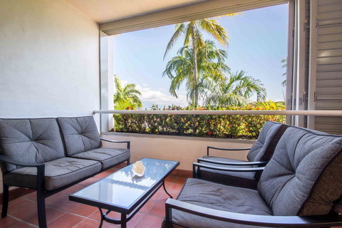 Club Tropical Resort - Official Onsite Reception & Check In - Accommodation Whitsundays 24