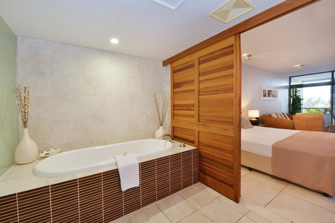 Club Tropical Resort - Official Onsite Reception & Check In - Accommodation Whitsundays 34