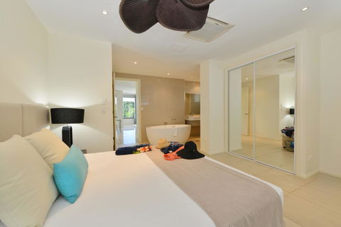 Club Tropical Resort - Official Onsite Reception & Check In - Accommodation Whitsundays 39