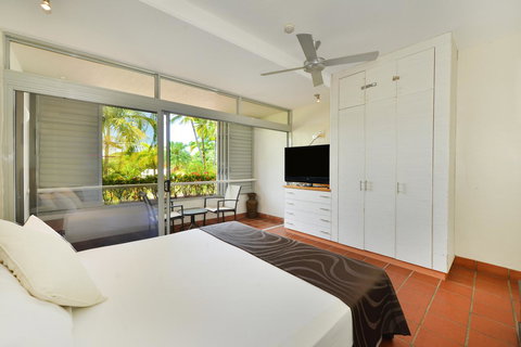 Club Tropical Resort - Official Onsite Reception & Check In - Accommodation Whitsundays 43