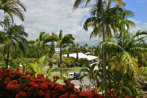 Club Tropical Resort - Official Onsite Reception & Check In - Accommodation Whitsundays 35