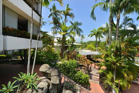 Club Tropical Resort - Official Onsite Reception & Check In - Accommodation Whitsundays 26