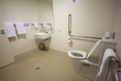 Domain Serviced Apartments - Accommodation Whitsundays 14