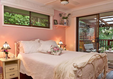 Manitzky Magic -B&B Home With Heart - Accommodation Whitsundays 0
