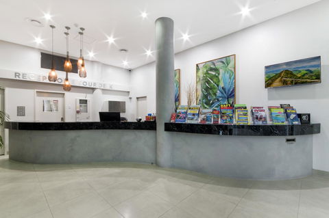 Sunshine Tower Hotel - Accommodation Whitsundays 24