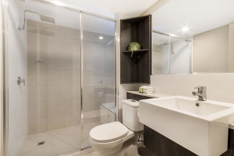 Sunshine Tower Hotel - Accommodation Whitsundays 7