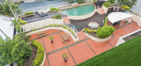 Sunshine Tower Hotel - Accommodation Whitsundays 22