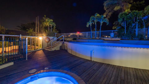 Sunshine Tower Hotel - Accommodation Whitsundays 12