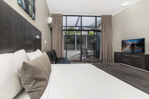 Sunshine Tower Hotel - Accommodation Whitsundays 18