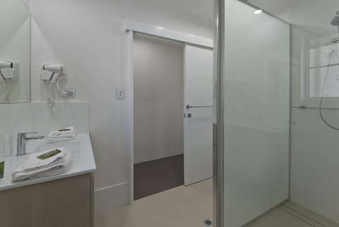 Tropical Nites Holiday Townhouses - Accommodation Whitsundays 17