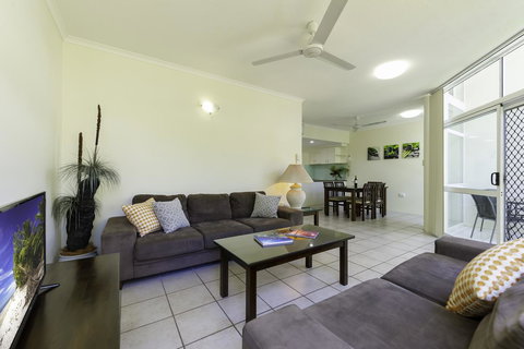 Tropical Nites Holiday Townhouses - Accommodation Whitsundays 13