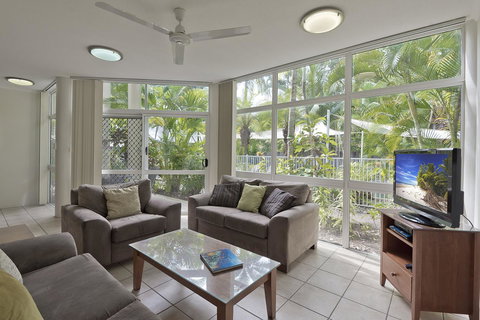 Tropical Nites Holiday Townhouses - Accommodation Whitsundays 4