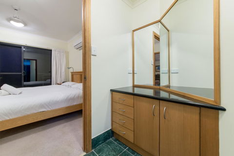 Paradise Penthouse At Waves - Airlie Beach - Accommodation Whitsundays 23