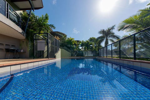 Paradise Penthouse At Waves - Airlie Beach - Accommodation Whitsundays 1