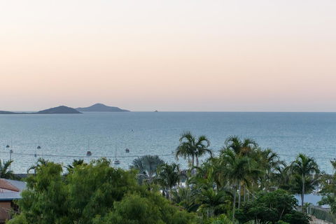 Paradise Penthouse At Waves - Airlie Beach - Accommodation Whitsundays 30