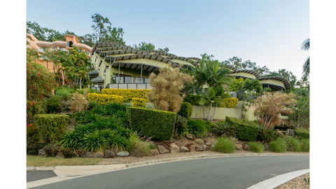 Paradise Penthouse At Waves - Airlie Beach - Accommodation Whitsundays 29