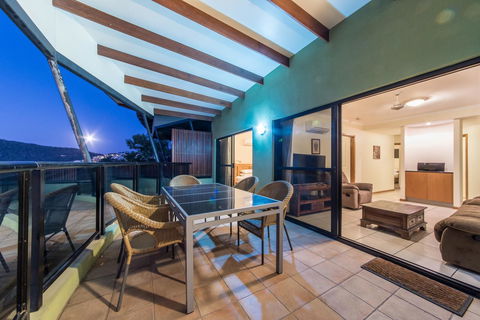 Paradise Penthouse At Waves - Airlie Beach - Accommodation Whitsundays 27