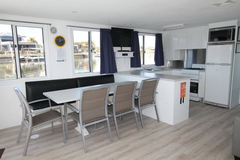 Coomera Houseboats - Accommodation Whitsundays 16