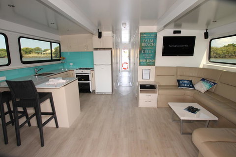 Coomera Houseboats - Accommodation Whitsundays 9