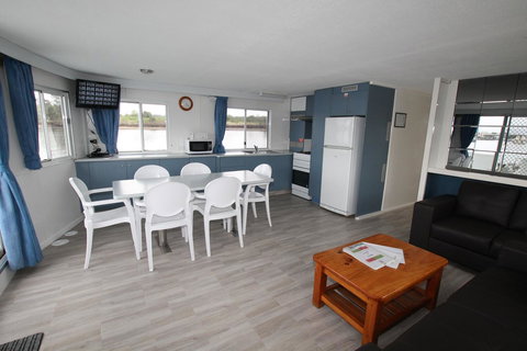 Coomera Houseboats - Accommodation Whitsundays 5