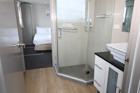 Coomera Houseboats - Accommodation Whitsundays 23